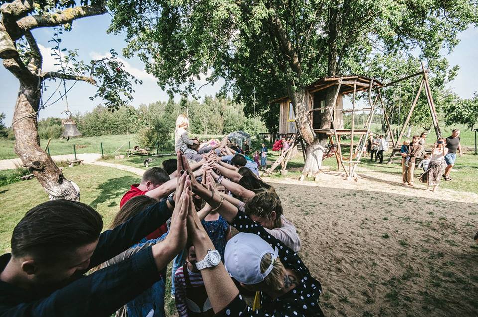 Gyvename darnoje su gamta, žmogumi ir pačiu savimi